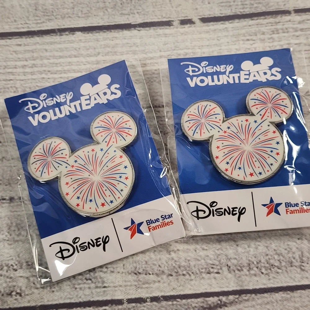 Disney voluntears mickey